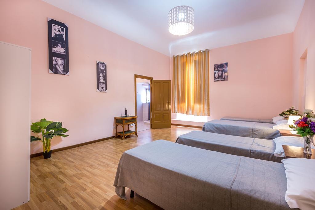 Rooms77 Centro Storico Pensión