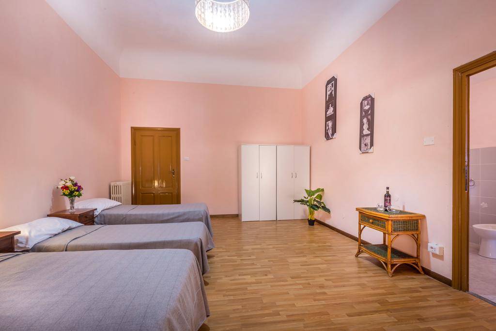 Pensión Rooms77 Centro Storico Florencia